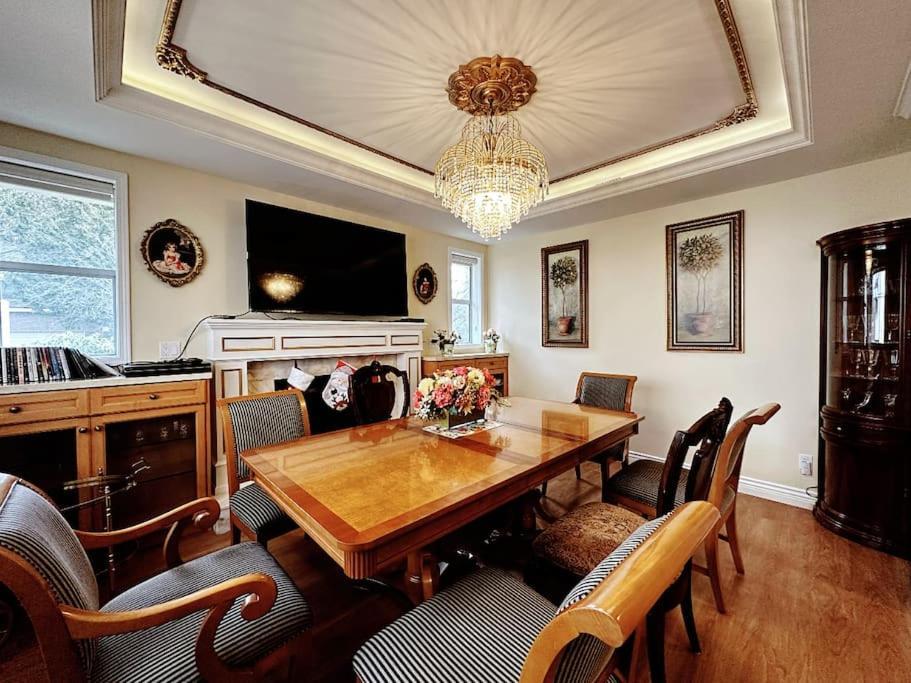 Super Cosy 8Bed & 6Bath In Vancouver Heart Near To Airport And Downtown Eksteriør billede