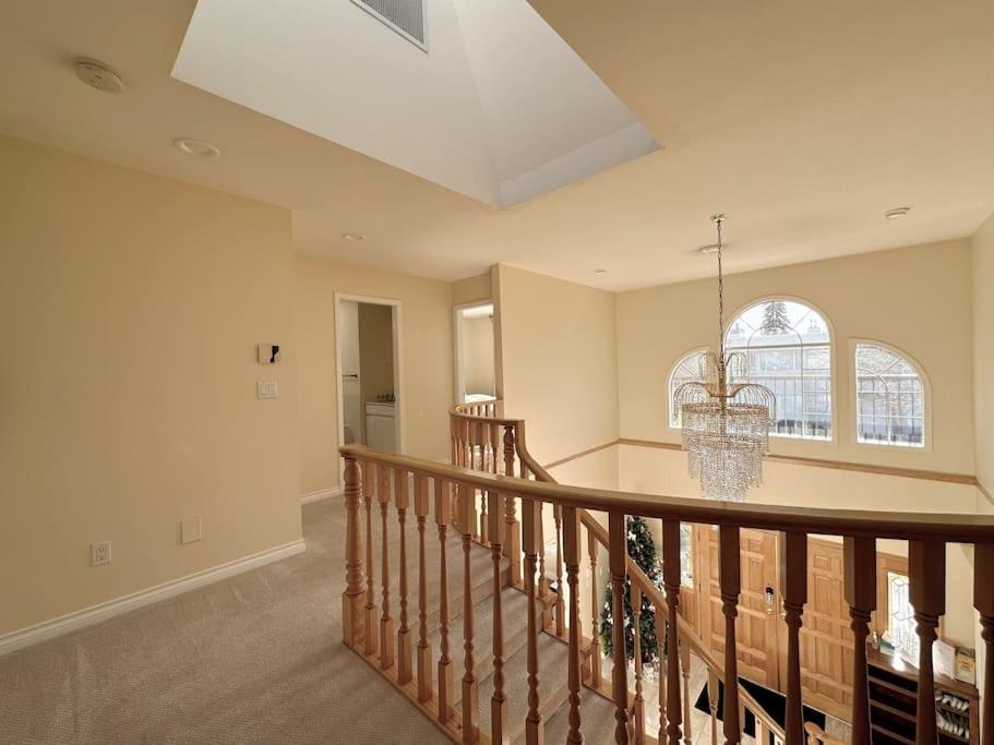 Super Cosy 8Bed & 6Bath In Vancouver Heart Near To Airport And Downtown Eksteriør billede