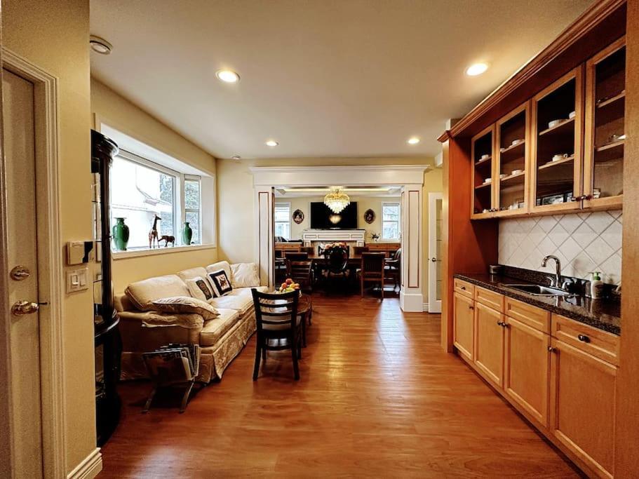 Super Cosy 8Bed & 6Bath In Vancouver Heart Near To Airport And Downtown Eksteriør billede