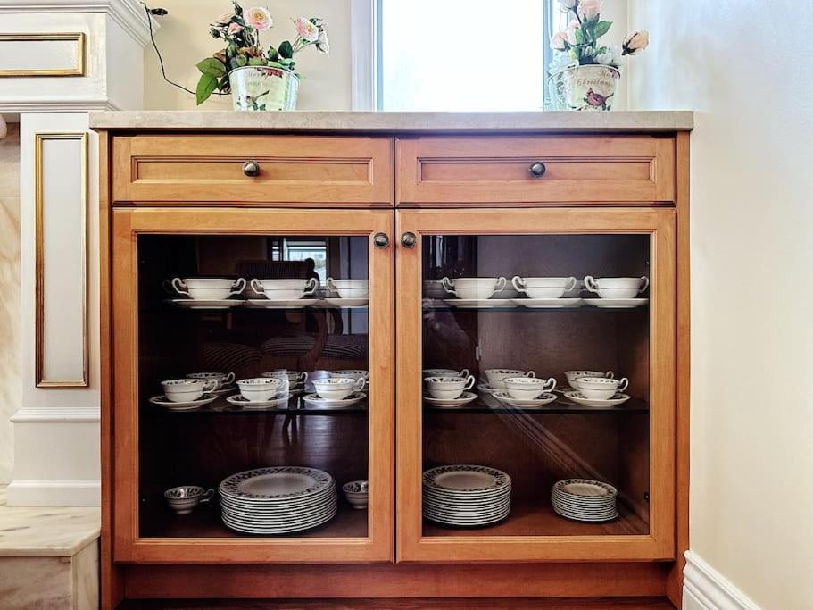 Super Cosy 8Bed & 6Bath In Vancouver Heart Near To Airport And Downtown Eksteriør billede